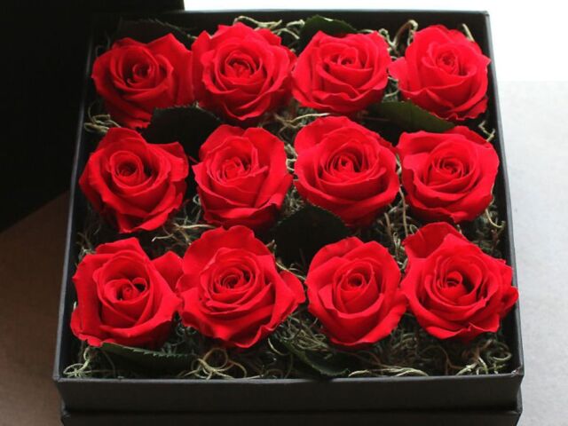 featured_dozen-roses-box-arrange