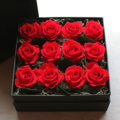 featured_dozen-roses-box-arrange